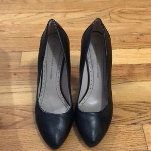 Marc by Marc Jacobs Leather with almond toe w patent leather block heel accent